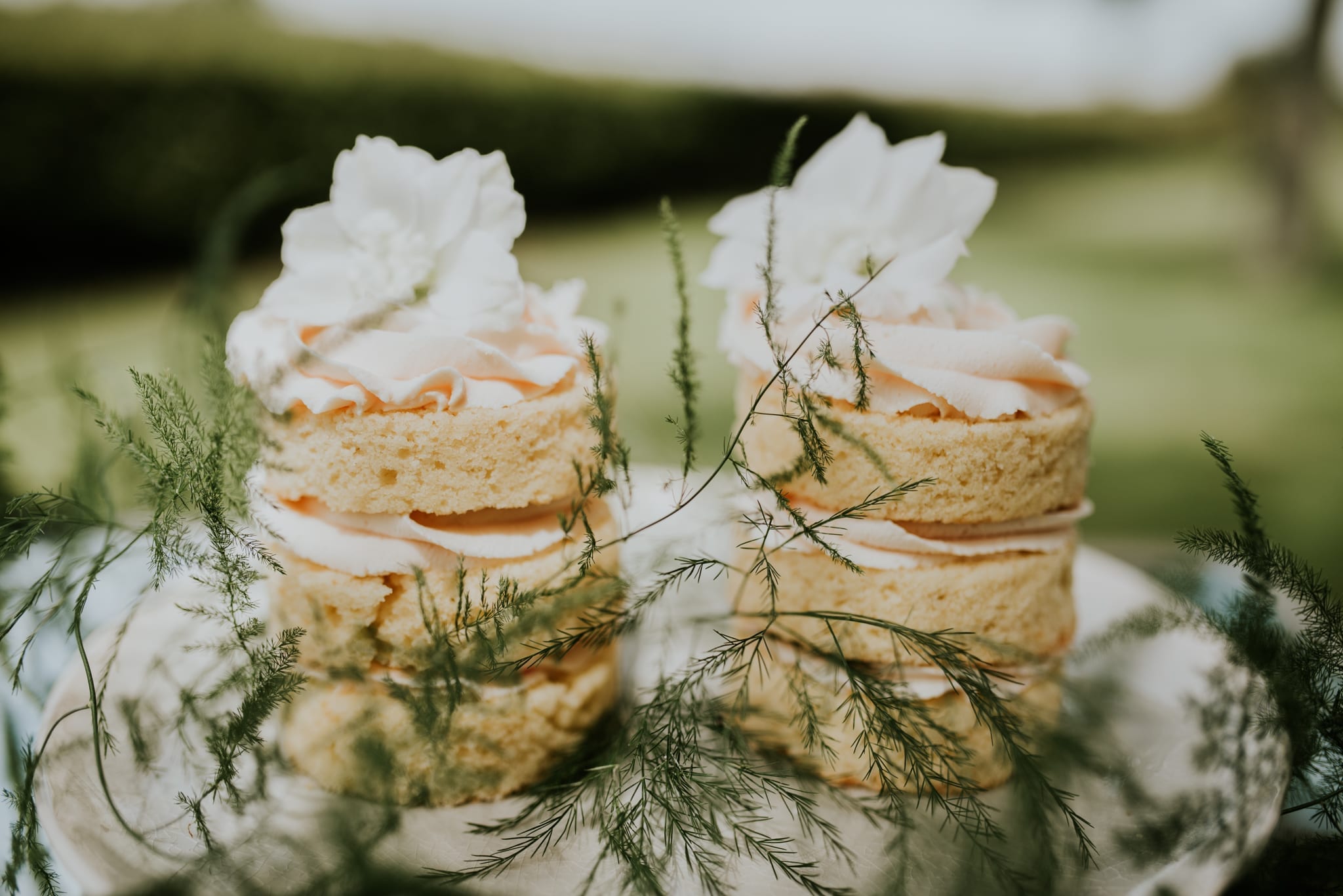 Mini cakes for garden wedding