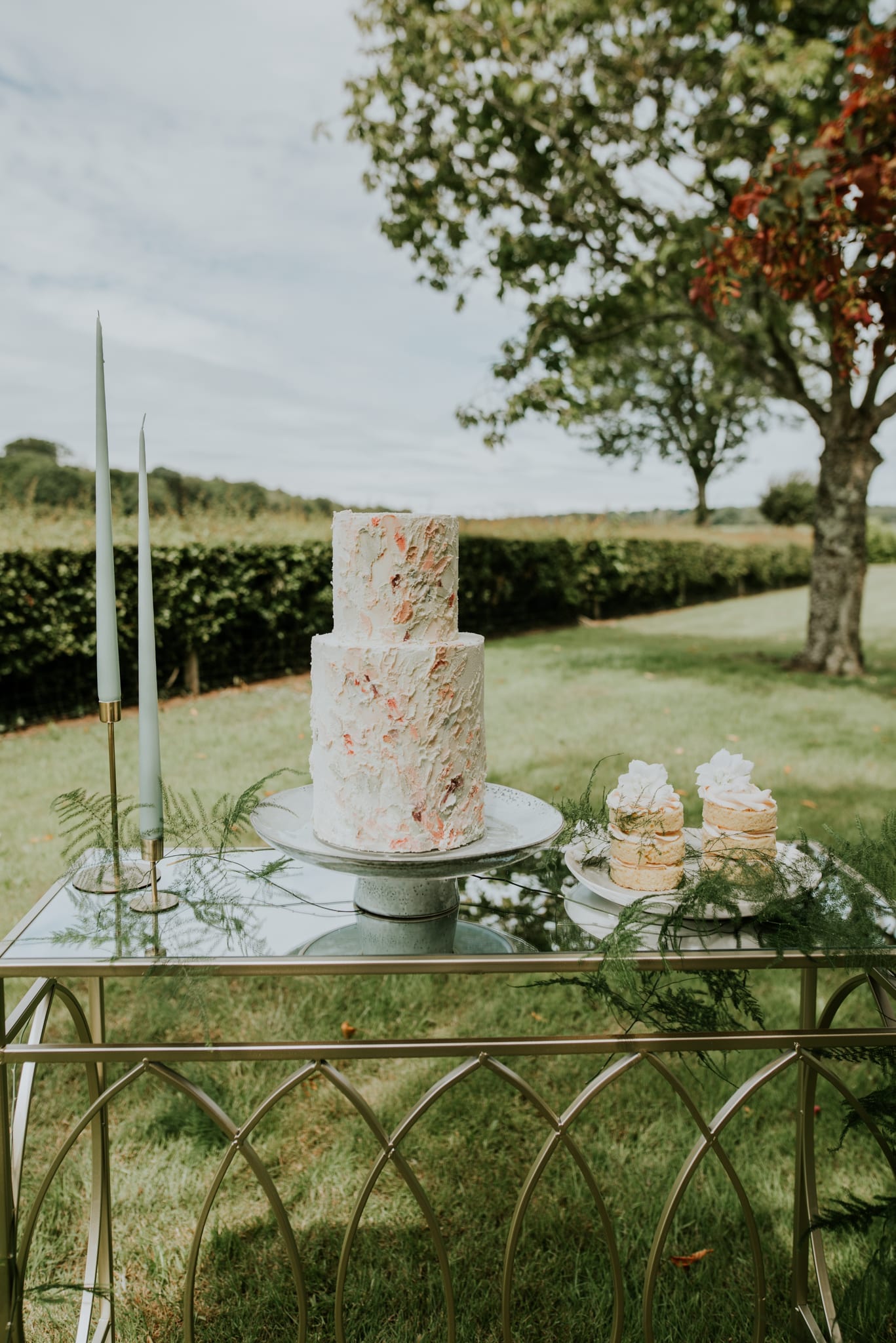 Outdoor wedding cake display