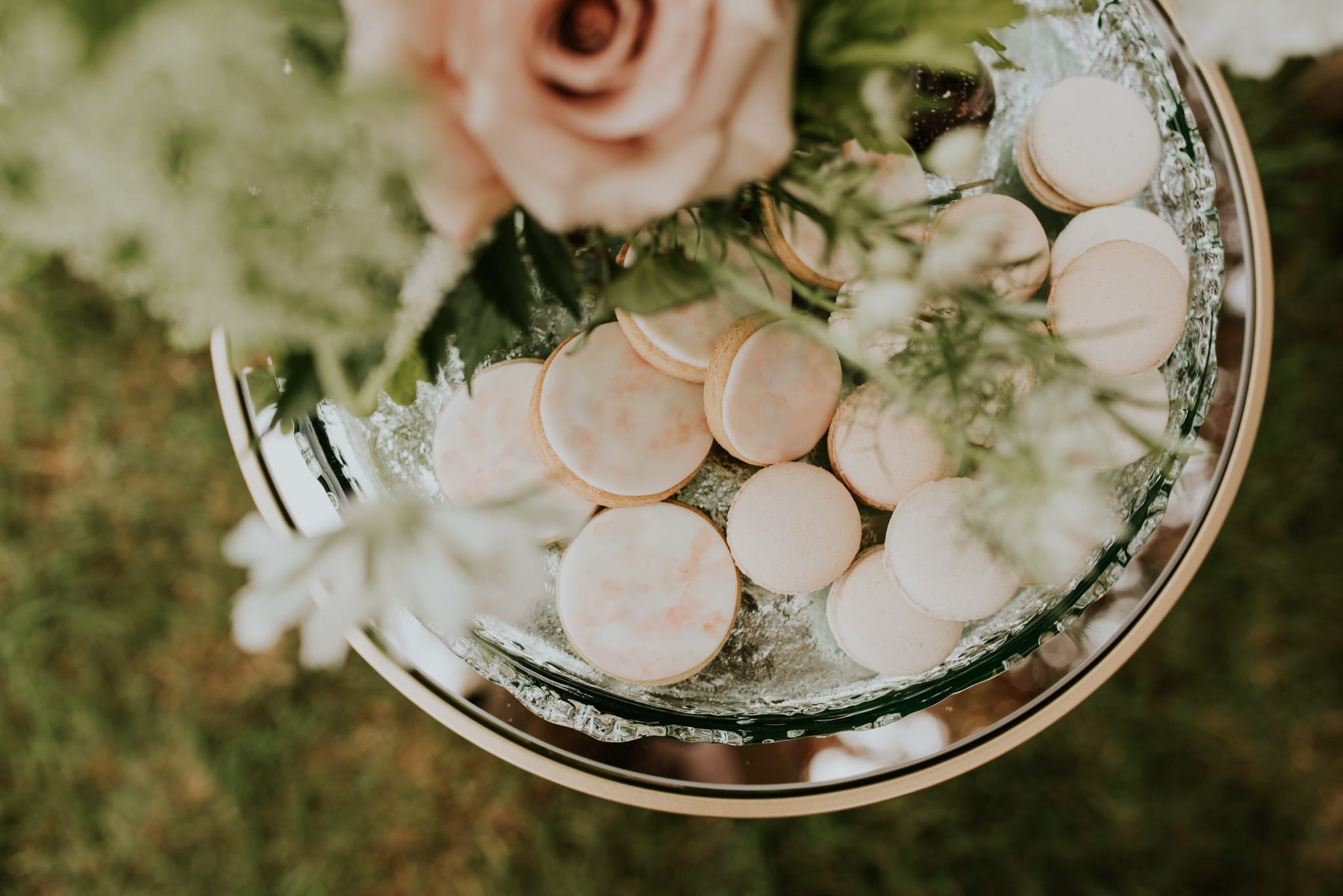 Macarons for an English country garden wedding